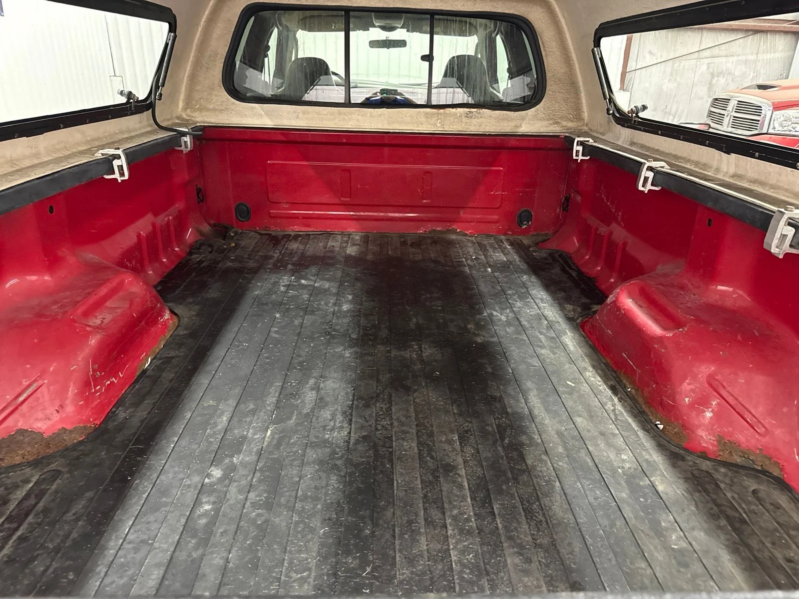Used 2003 Red Ford XL image 21