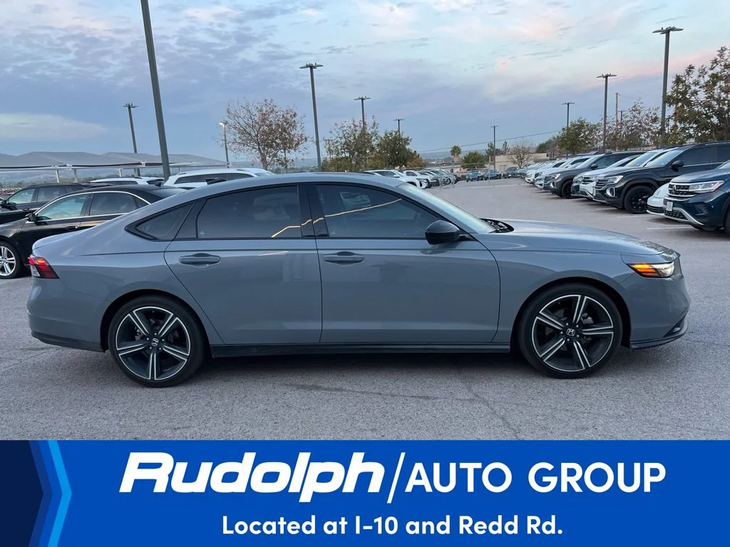 Used 2026 Urban Gray Pearl Honda SE image 6