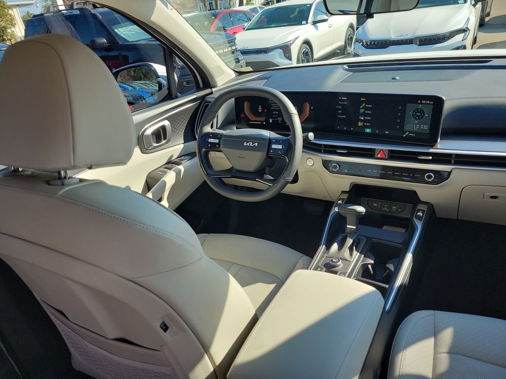 New 2026 White Kia S image 13