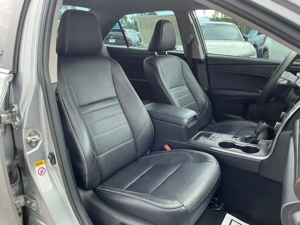 Used 2017 Silver Toyota XLE image 23