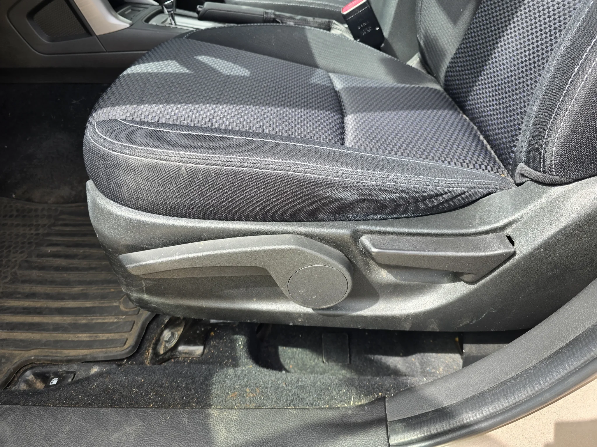 Used 2014 Burnished Bronze Metallic Subaru 2.5i image 17