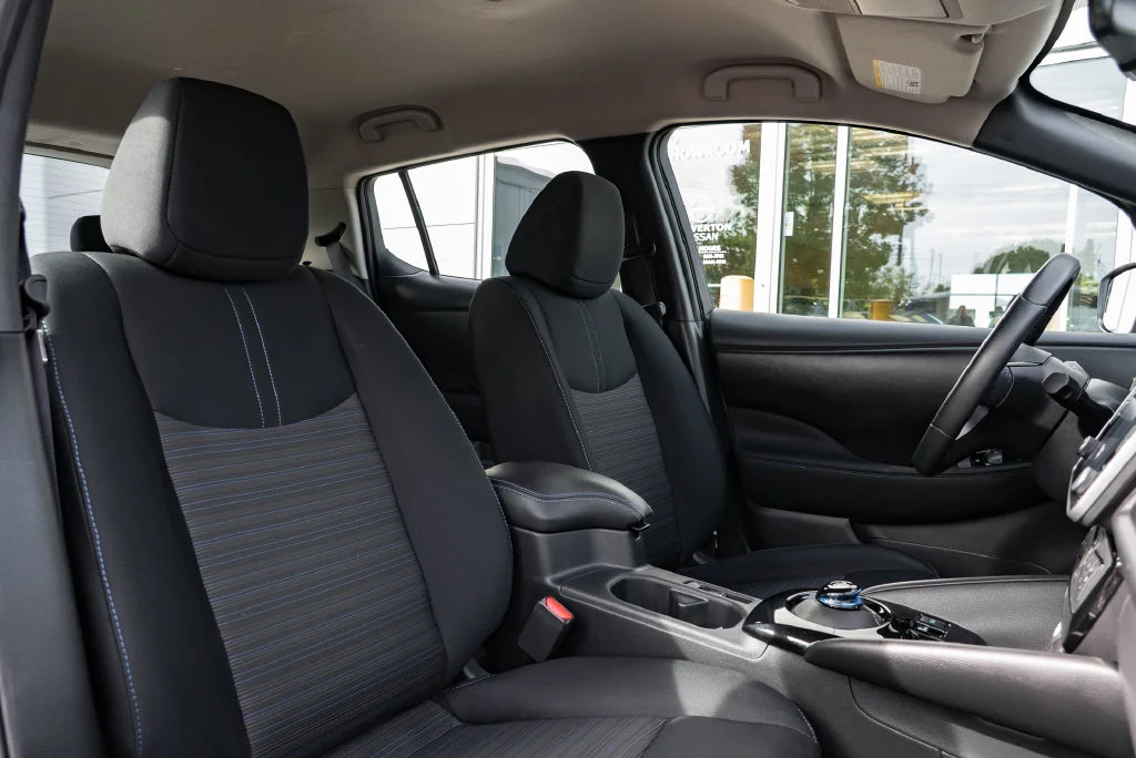 Used 2025 Gray Nissan SV Plus image 27