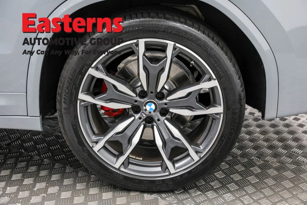 Used 2022 Gray BMW sDrive30i image 34