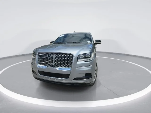 Used 2024 Silver Lincoln Reserve image 3