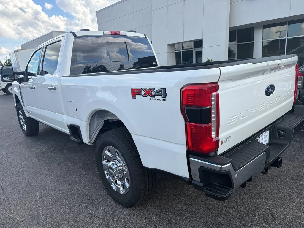 New 2026 Star White Metallic Tri-Coat Ford F-250® Lariat® image 3