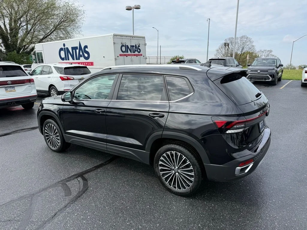 2025 Volkswagen Taos SE - Photo 15