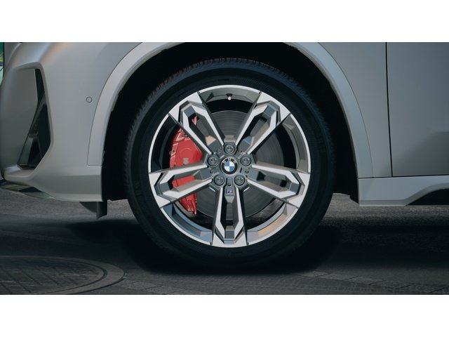 New 2026 Frozen Pure Grey Metallic BMW  image 7