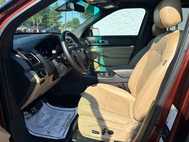 Used 2016 Bronze Ford Limited image 12