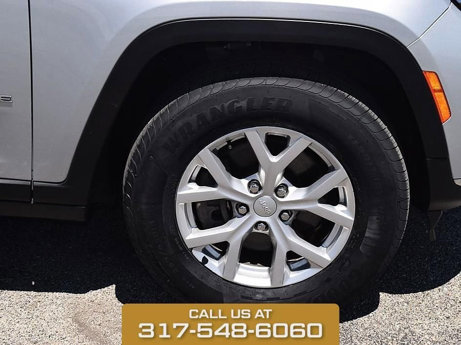 Used 2023 Silver Zynith Jeep Limited image 9