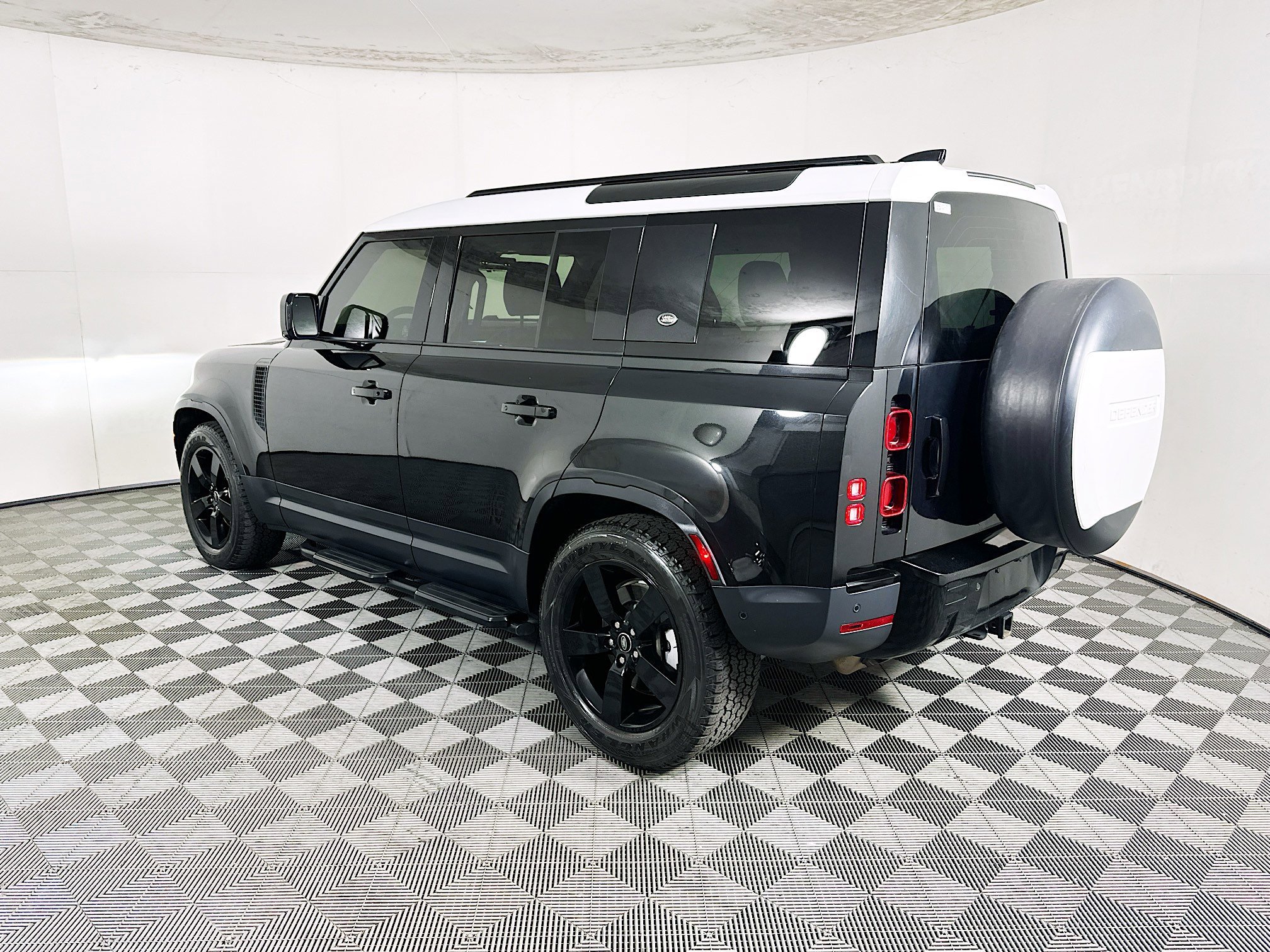 2021 Land Rover thumbnail 7