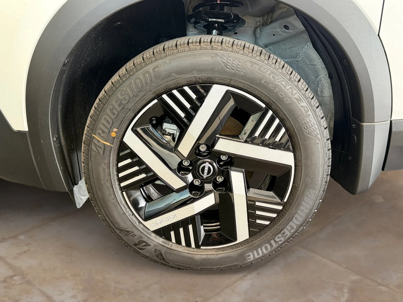 New 2026 Aspen White Tricoat Nissan SV image 27