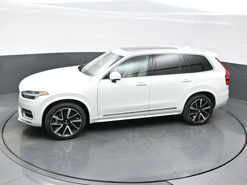 Certified Used 2024 Crystal White Volvo Plus image 33