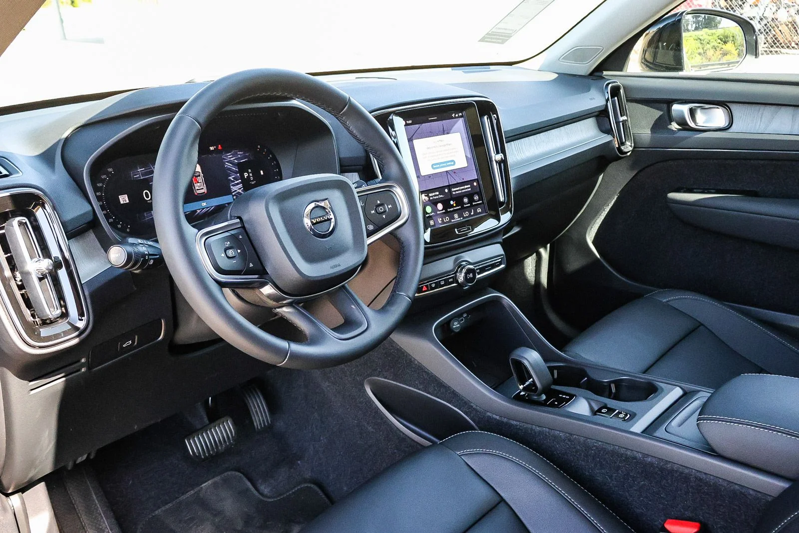 2026 Volvo XC40 Core - Photo 31
