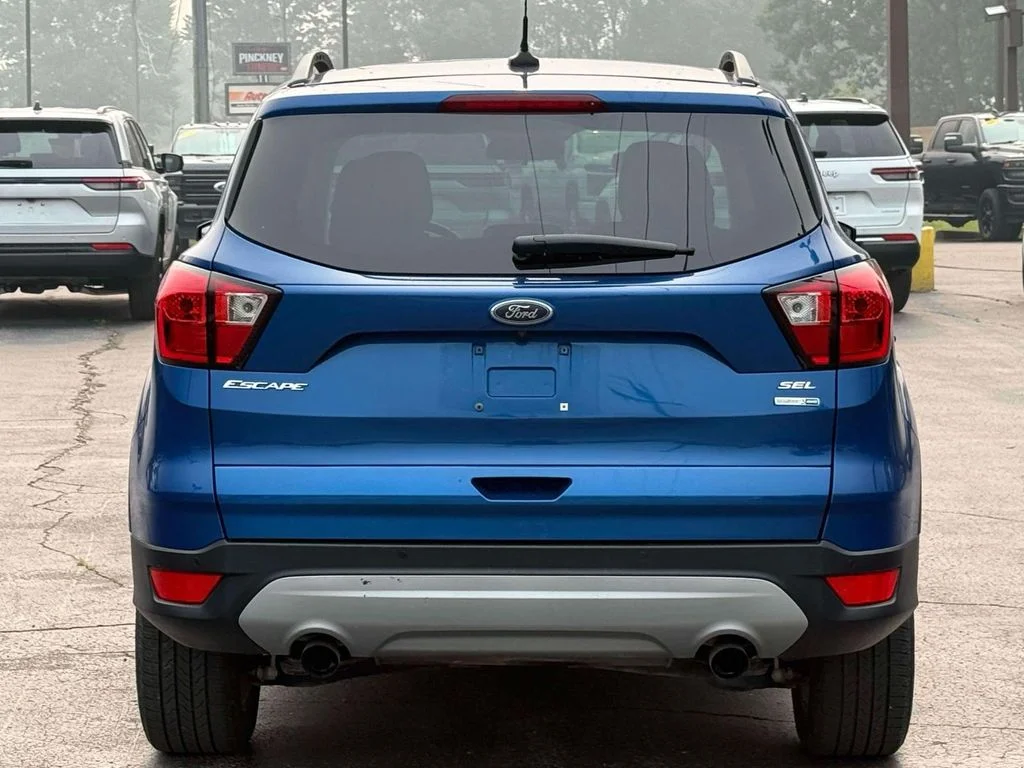 Used 2019 Blue Ford SEL image 7