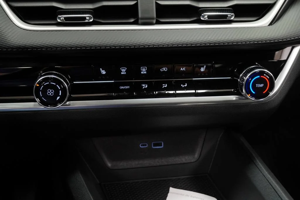 2027 Chevrolet Equinox LT - Photo 18