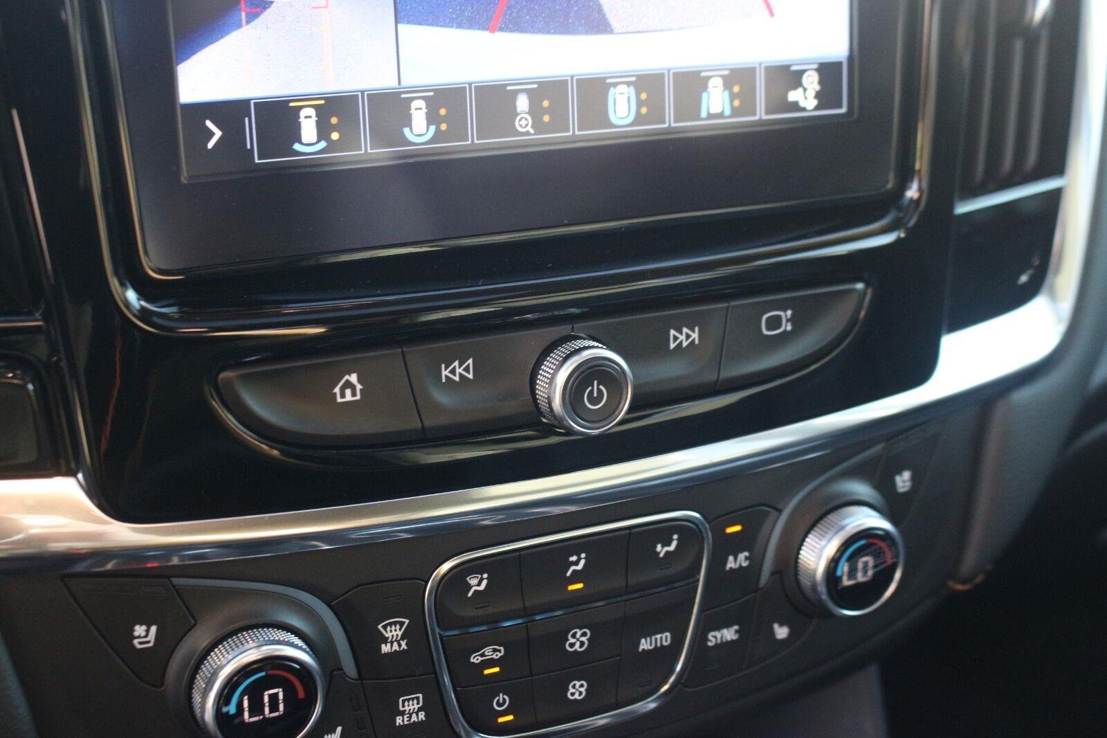 Used 2021 SUMMIT WHITE Chevrolet Premier image 26