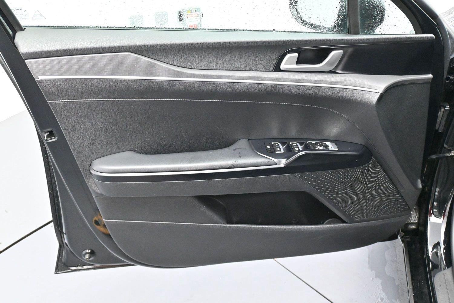 Used 2021 Ebony Black Kia LXS image 10