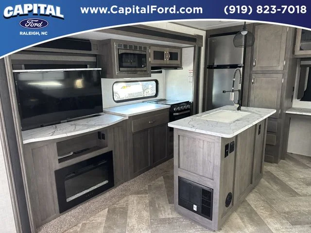 Used 2021  East to West CT 2810 KIK image 11
