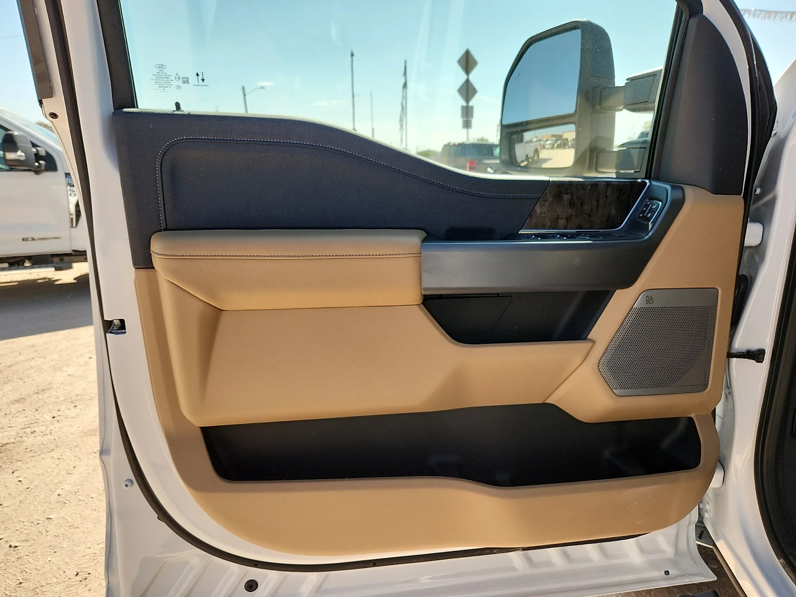New 2026 Oxford White Ford Lariat image 14
