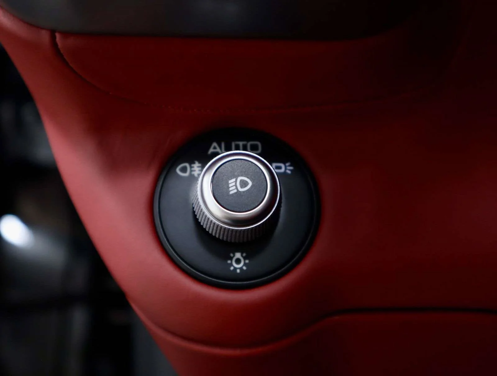 Certified Used 2018 Nero Ferrari  image 65