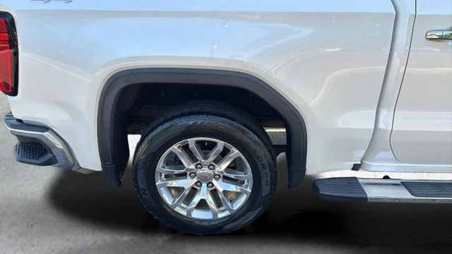 Used 2020 White GMC SLT image 36