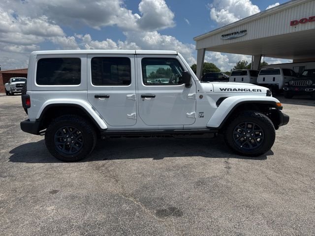 New 2026 Bright White Clear-Coat Exterior Paint Jeep 85th Anniversary Edition image 9