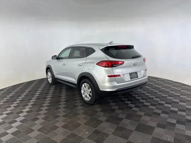 Used 2019 Silver Hyundai SE image 7