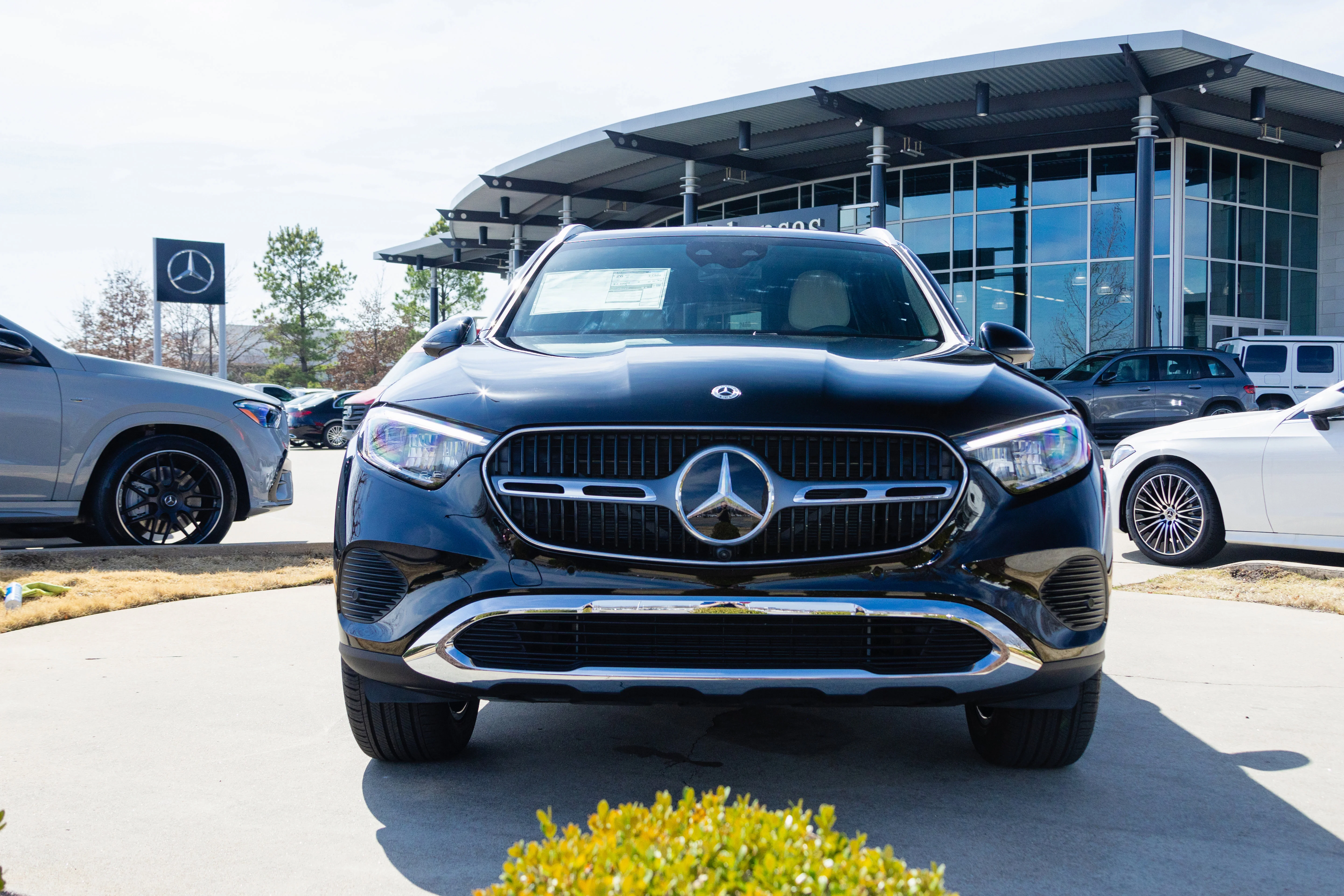 Used 2026 Black Mercedes-Benz GLC 300 image 2