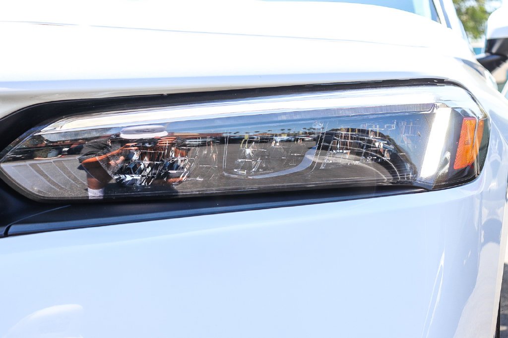 Used 2024 White Honda Touring image 10