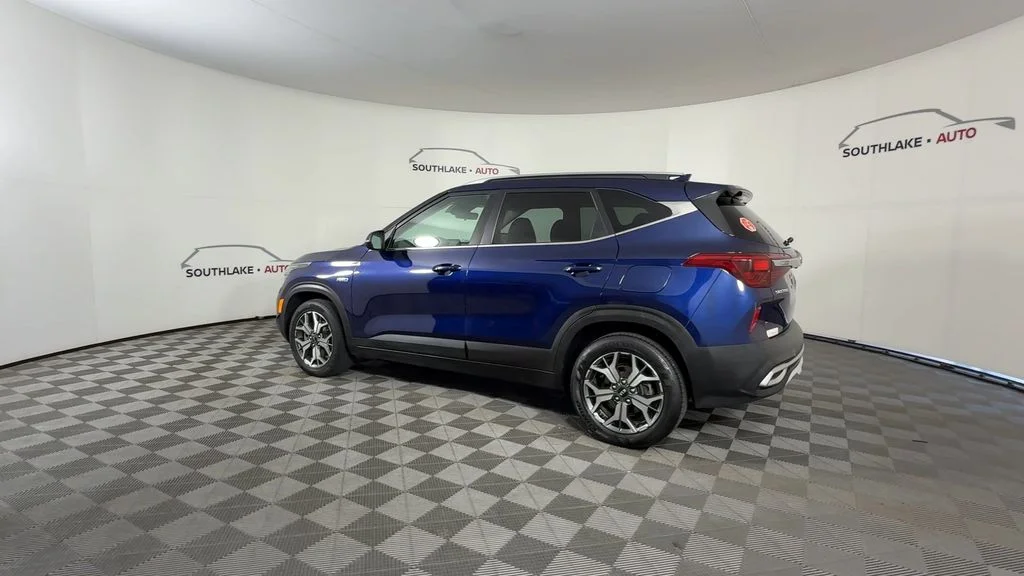 Used 2021 Blue Kia EX image 8