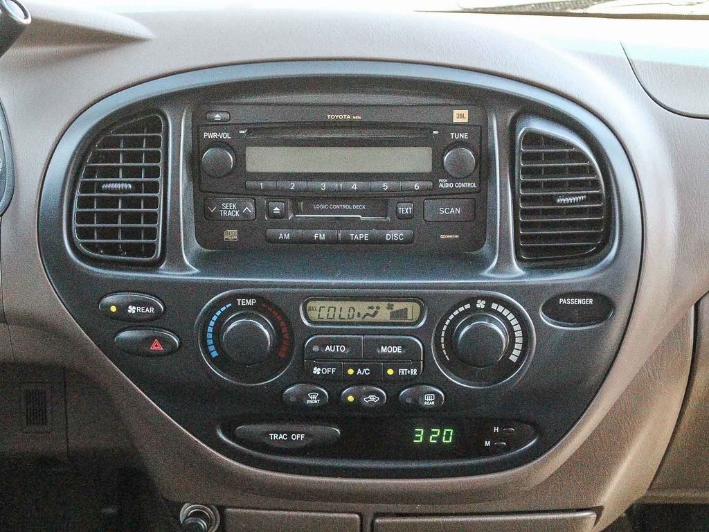 Used 2004 Gold Toyota SR5 image 14