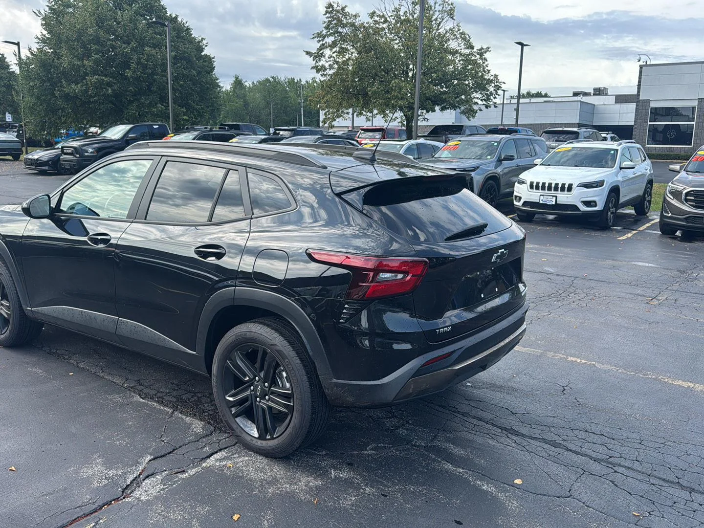 Used 2025 Mosaic Black Metallic Chevrolet ACTIV image 5