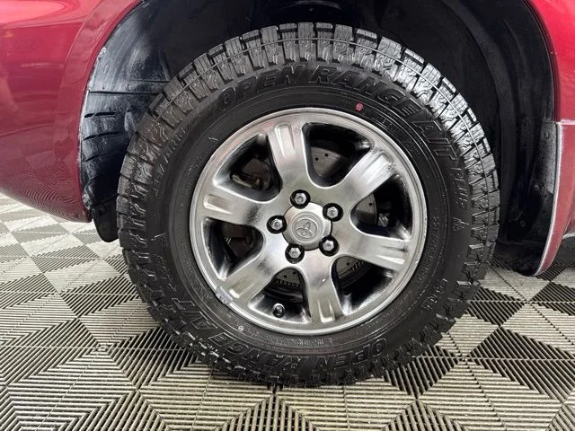Used 2004 Red Toyota Base image 10