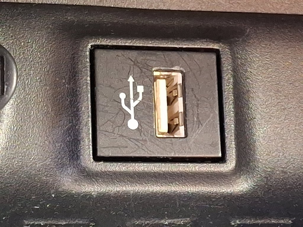 Used 2025 White Toyota XLE image 26