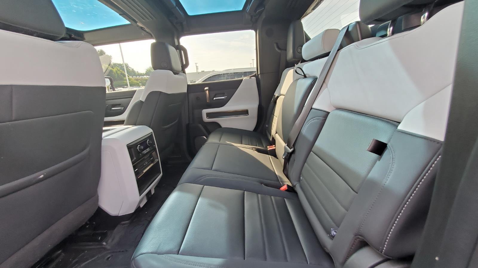 Used 2024 Meteorite Metallic (Grey) GMC 3X image 5