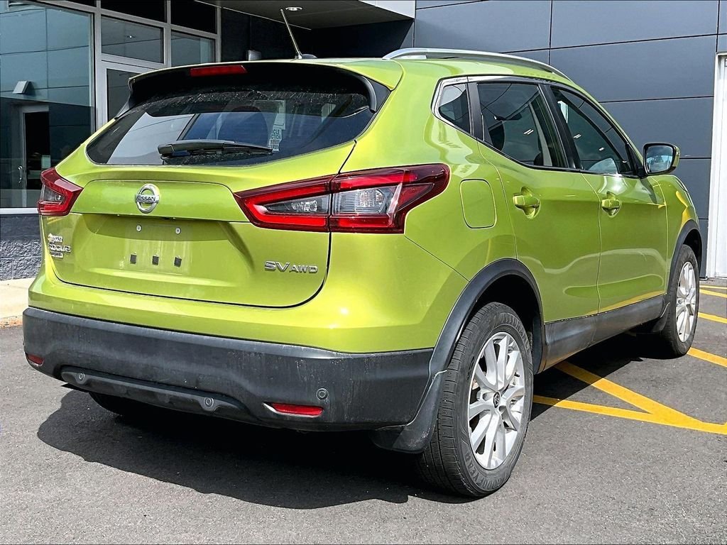 Used 2020 Green Nissan SV image 4