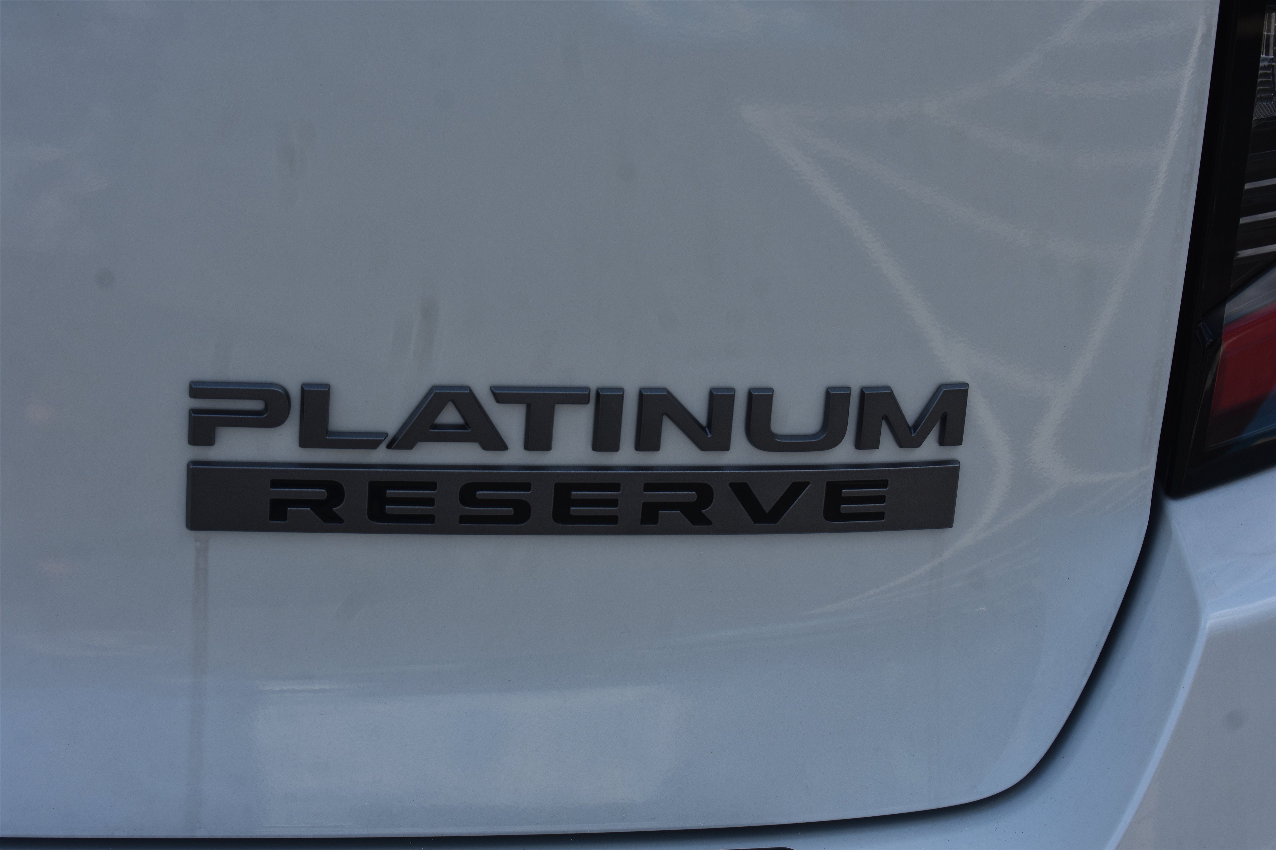 New 2026 Everest White TriCoat / Super Black Two-tone Nissan Platinum Reserve image 7
