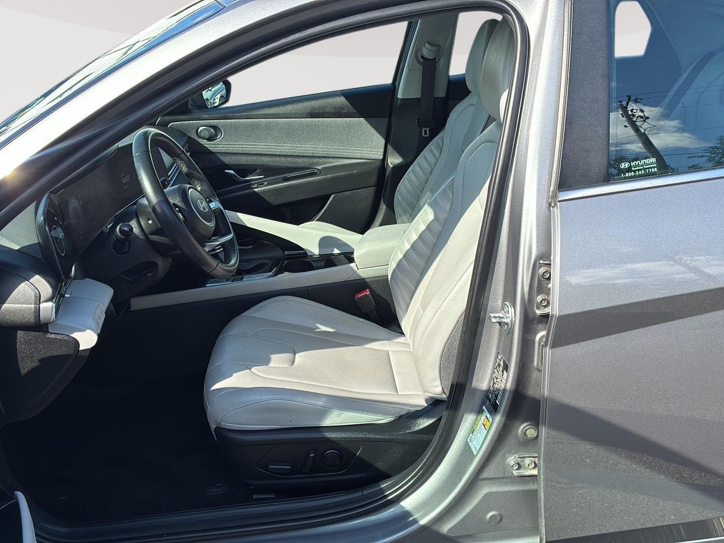 Used 2024 Abyss Black Hyundai Limited image 26
