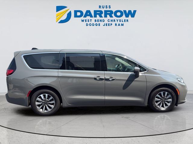 Used 2023 White Chrysler Touring L image 6