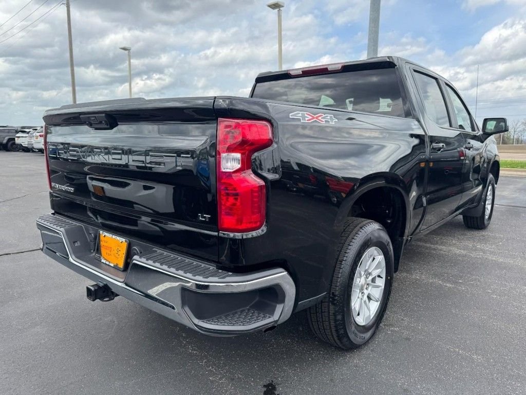 Used 2025 Black Chevrolet LT image 3