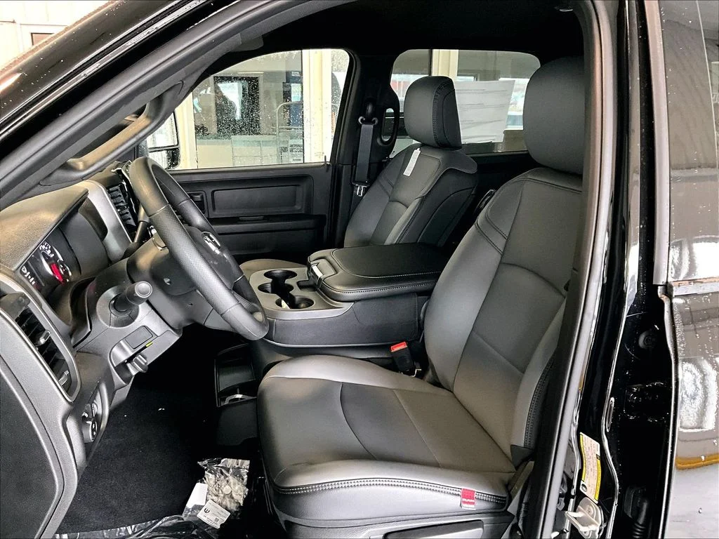 New 2026 Diamond Black Crystal Pearlcoat Ram Tradesman image 10