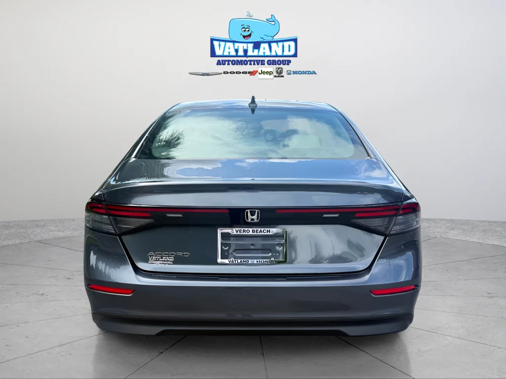 New 2026 Meteorite Gray Metallic Honda LX image 4