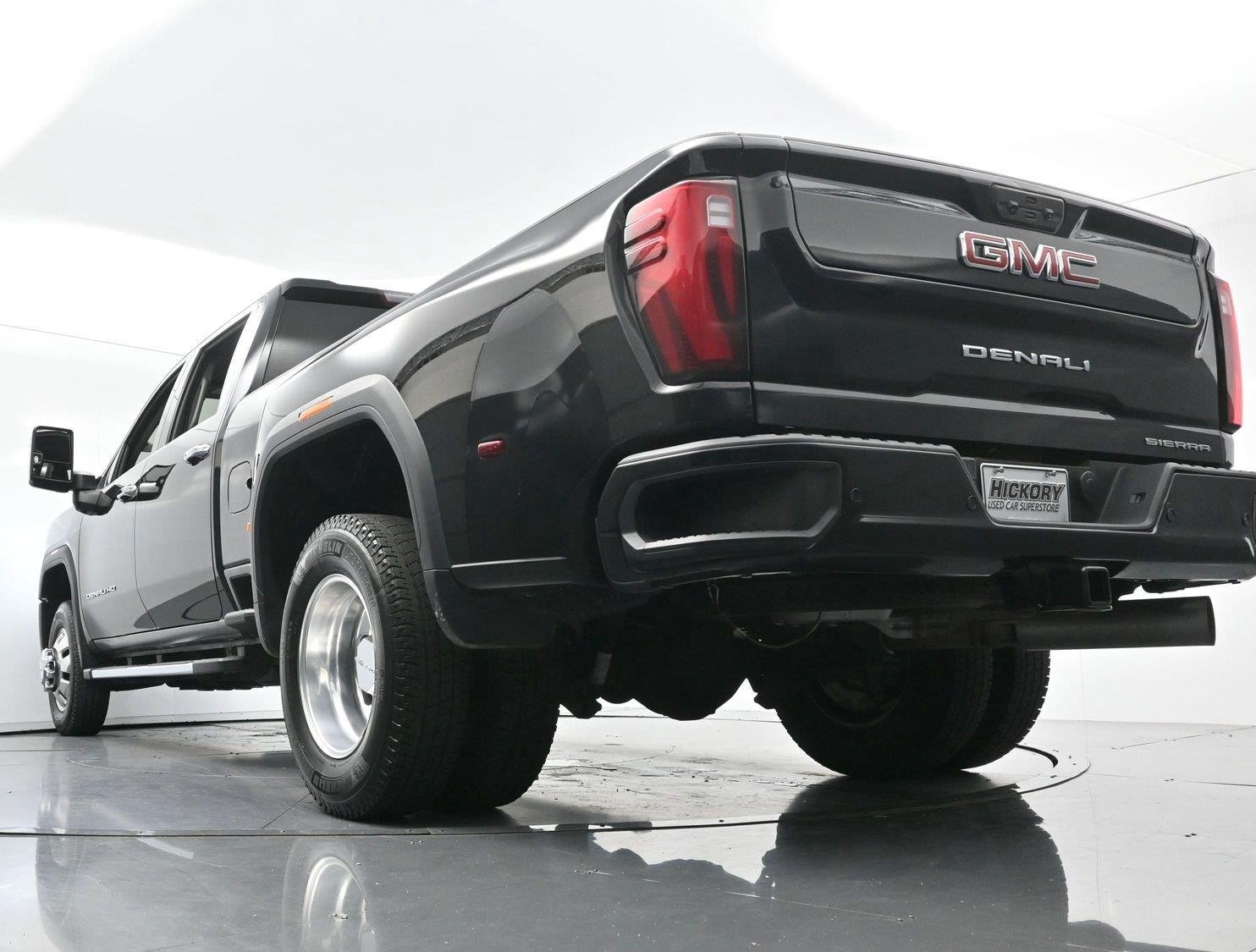 Used 2024 Onyx Black GMC Denali image 47
