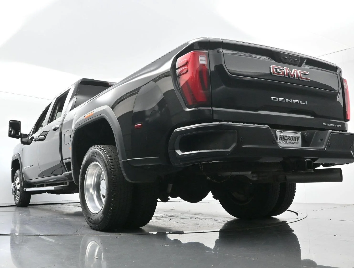 Used 2024 Onyx Black GMC Denali image 47