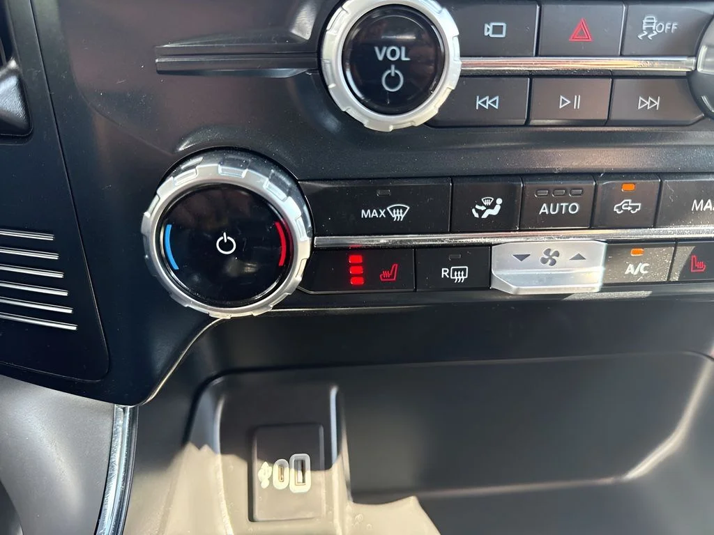 Used 2025 White Ford XLT image 23