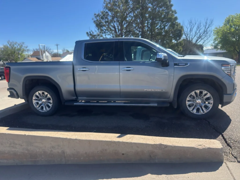 Used 2025 Sterling Metallic GMC Denali image 1