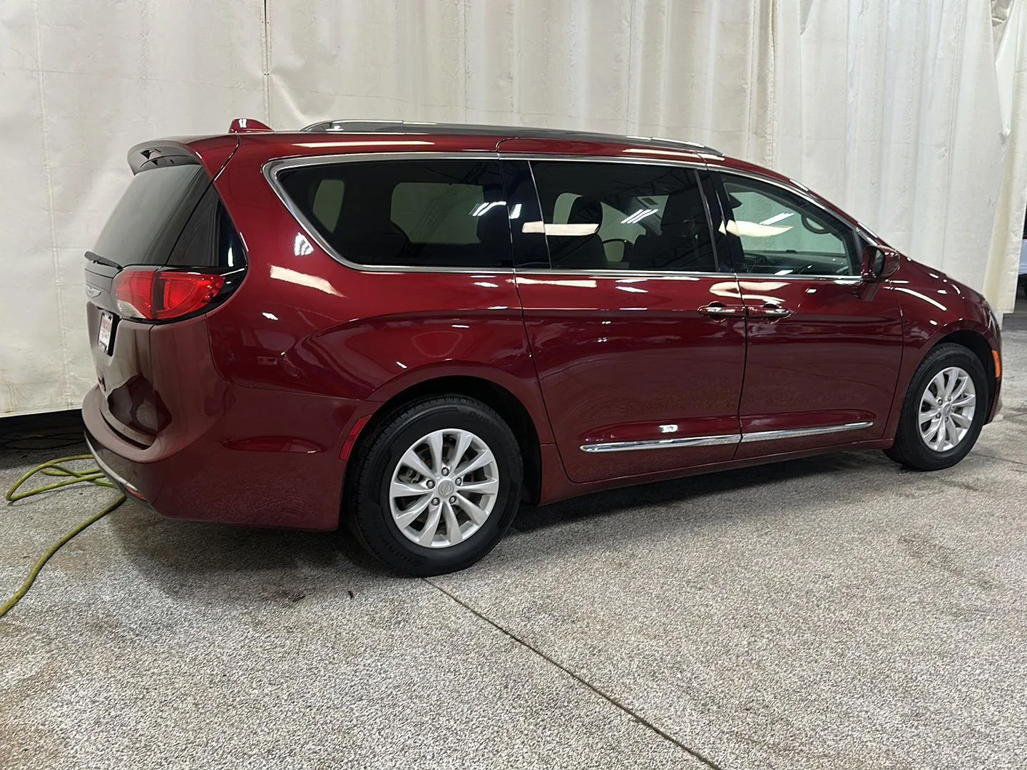 Used 2019 Velvet Red Pearlcoat Chrysler Touring L image 5