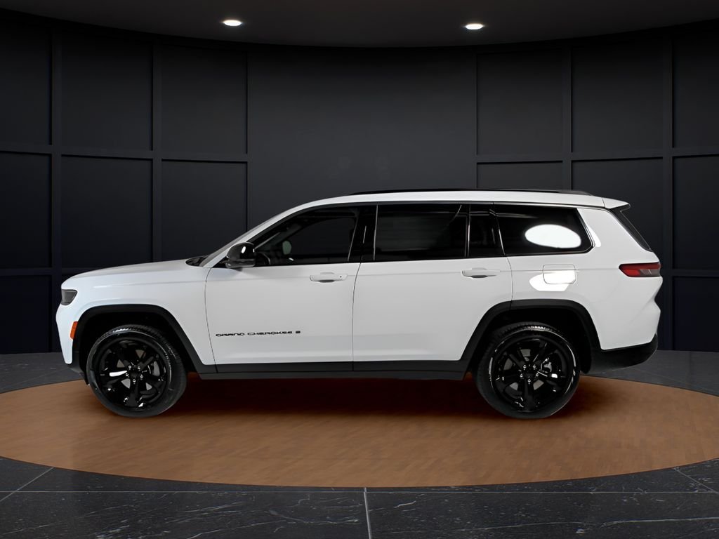 New 2026 Bright White Clear-Coat Exterior Paint Jeep Limited image 4