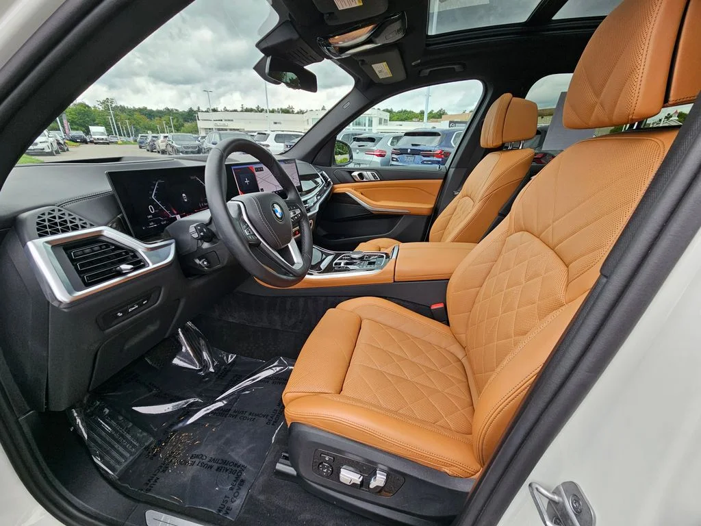 Certified Used 2024 White BMW xDrive40i image 14