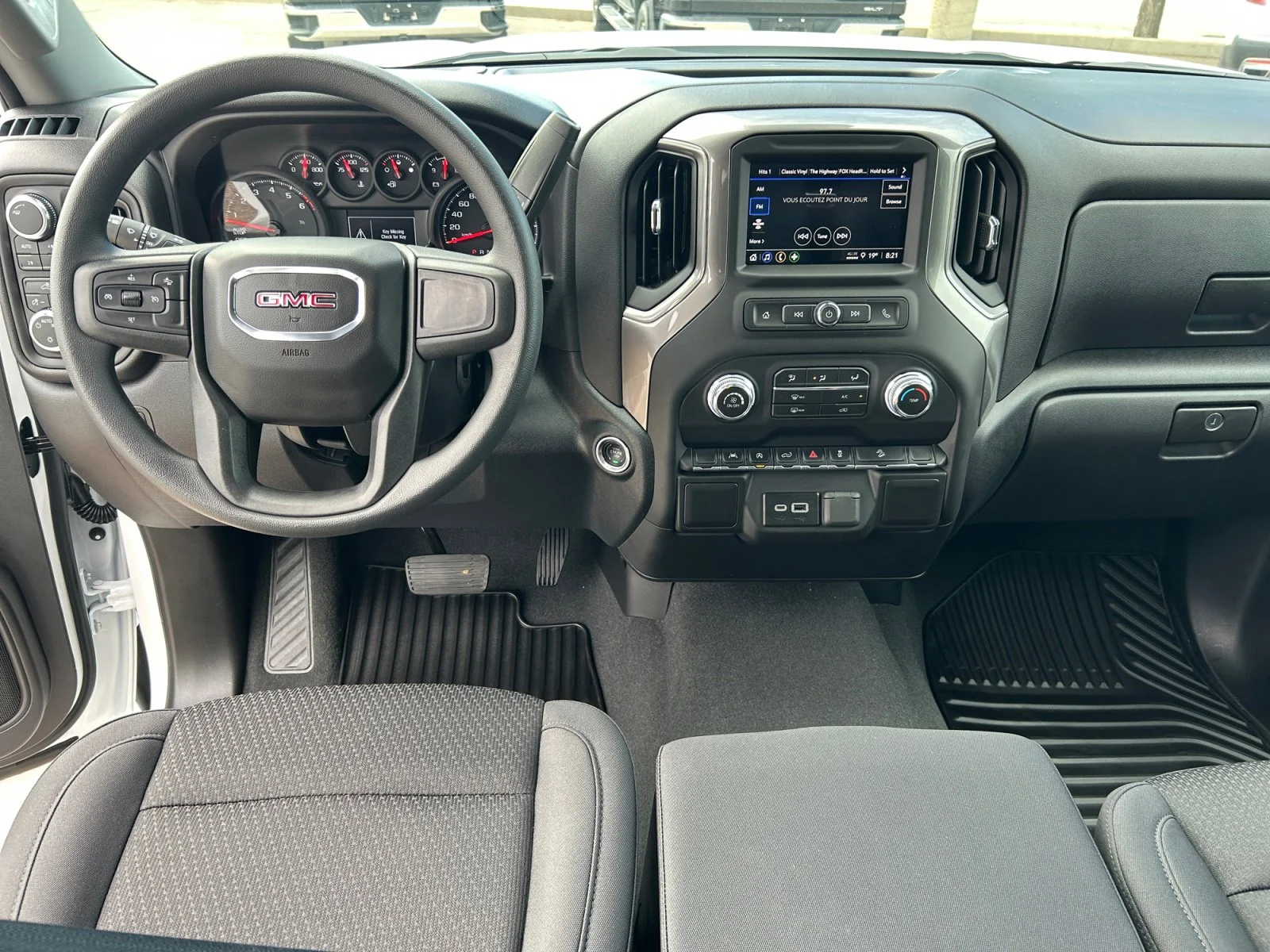 New 2026 Summit White GMC Pro image 18